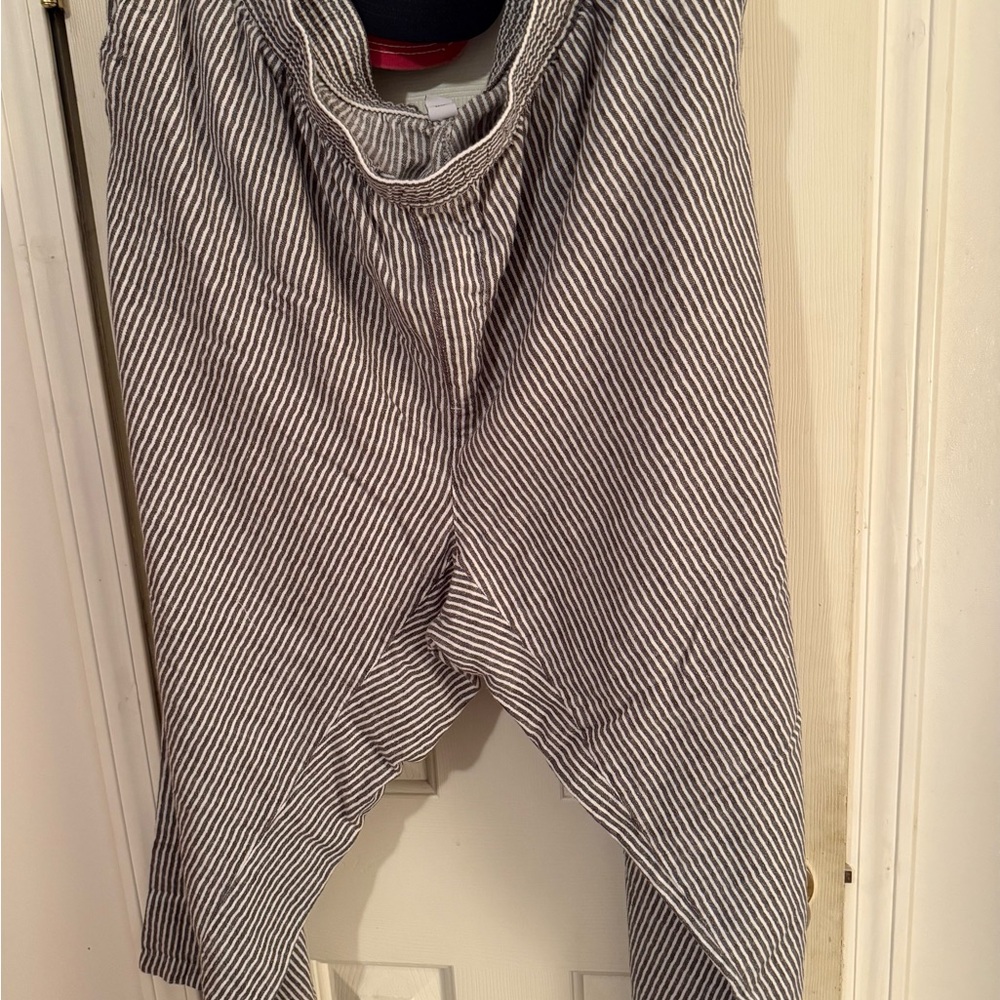 Old Navy Striped Ankle Pants